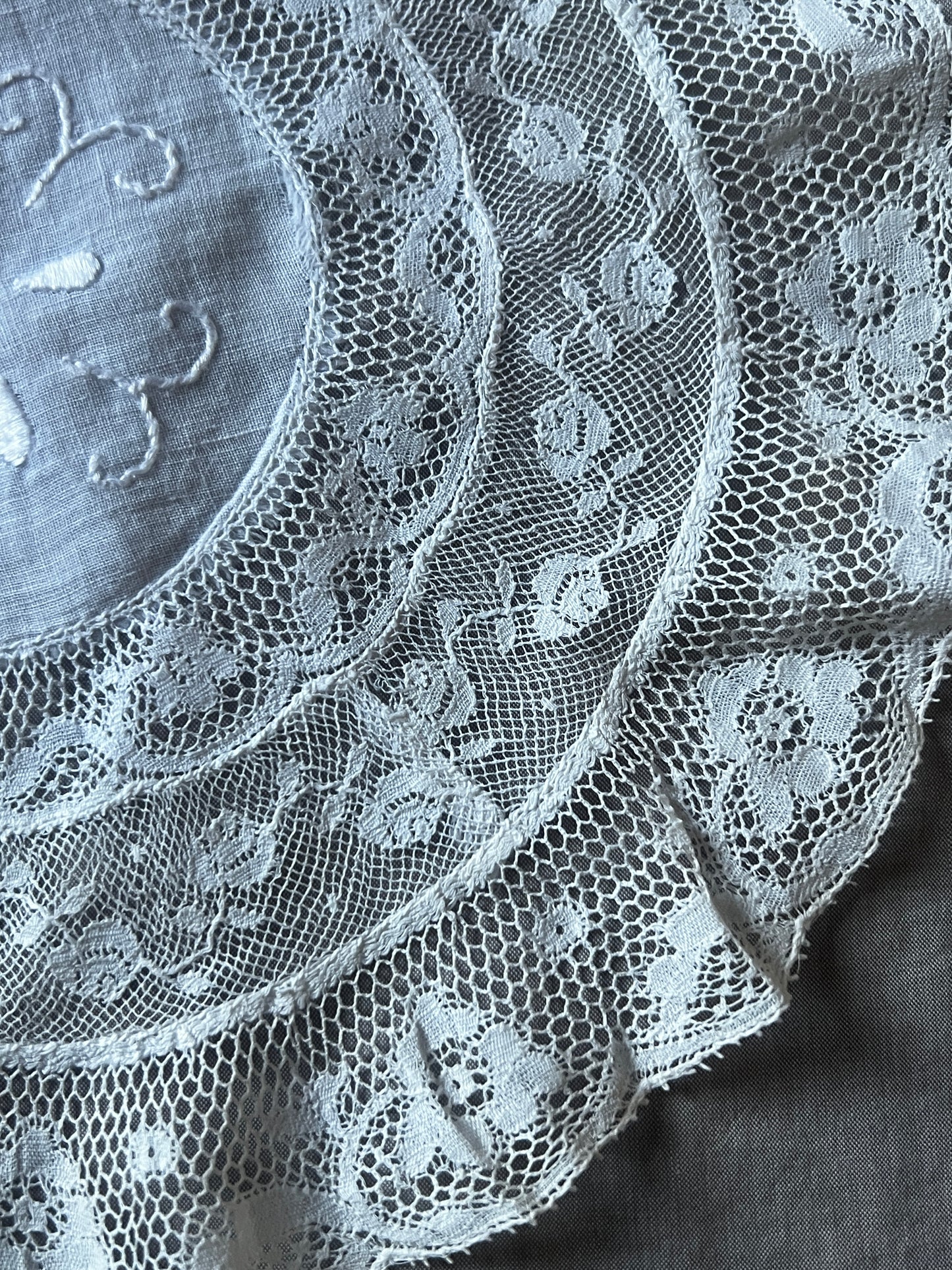 アンティークレースドイリー