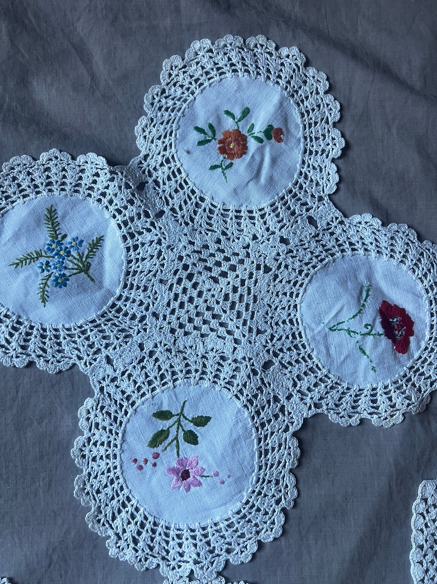 お花の刺繍のクロスセット