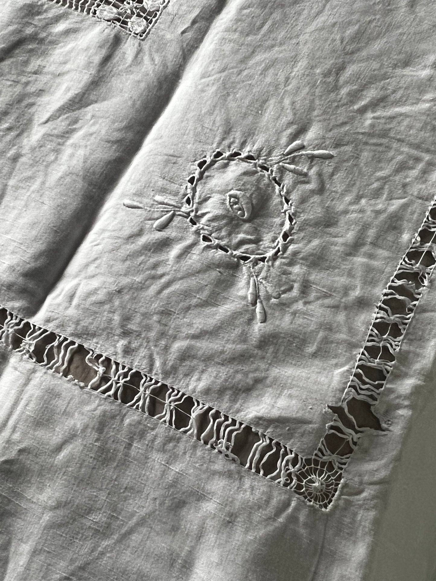 白刺繍大判クロス(ダメージ)