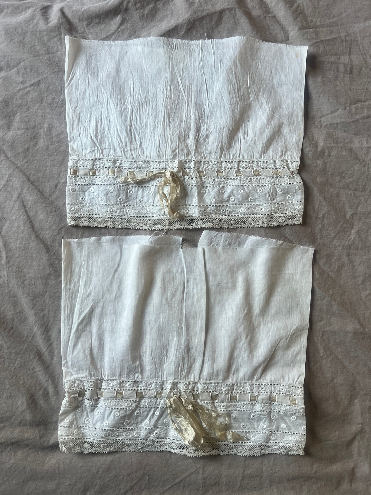 刺繍とレースの飾り布セット