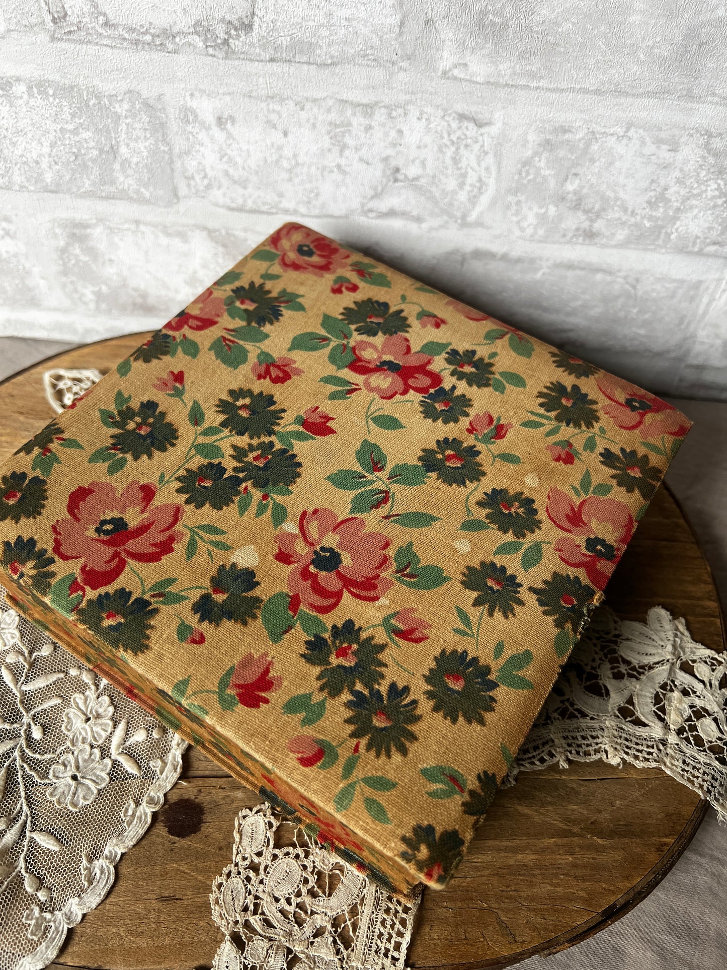 レース入りカルトナージュ箱