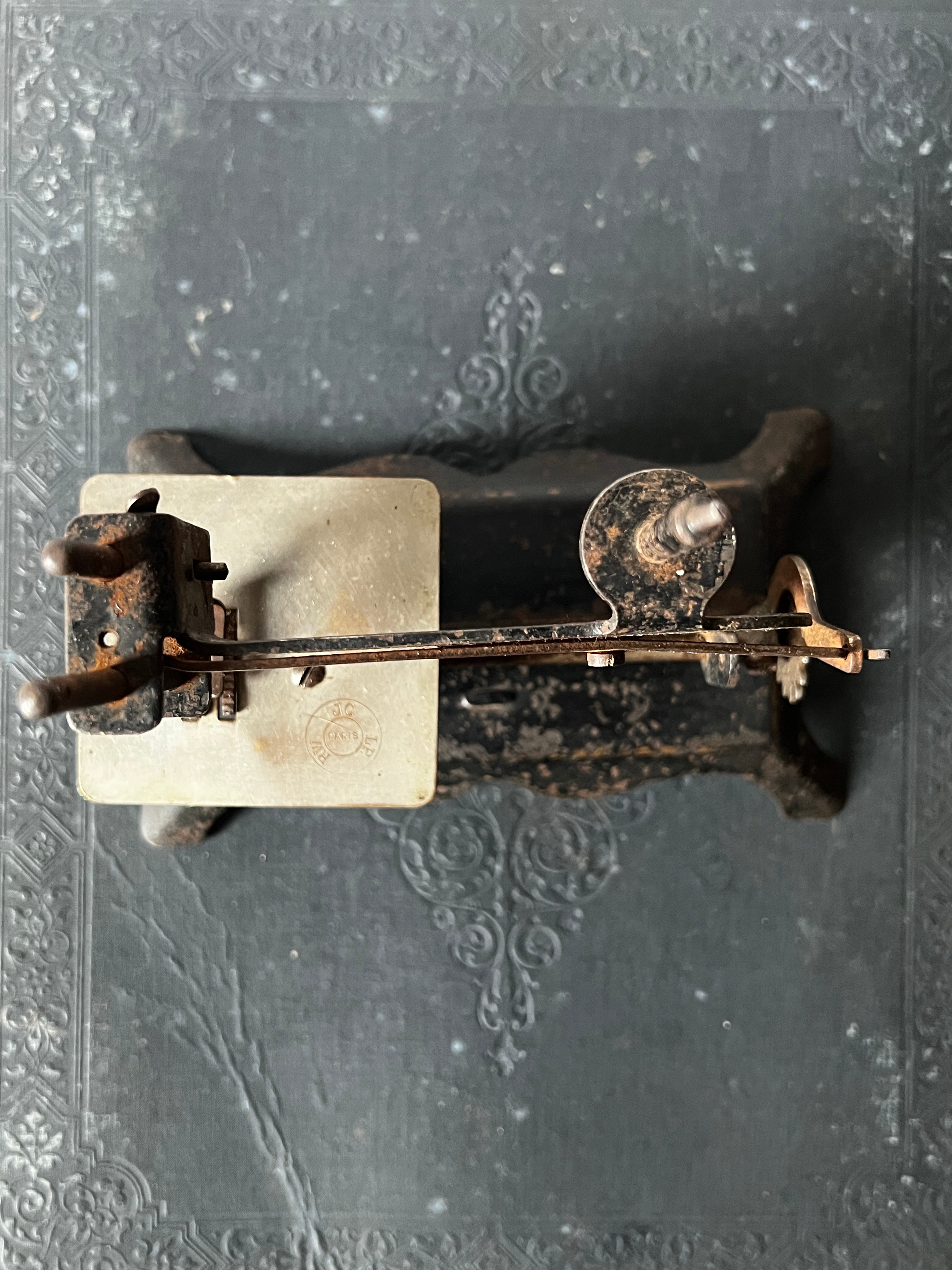 アンティークトイミシン – France Antique 銀色アンティーク