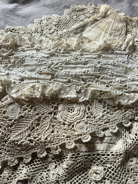 レースと刺繍の飾りパーツセット