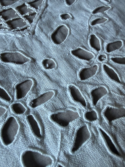 レースと刺繍のクロス(カーテン)