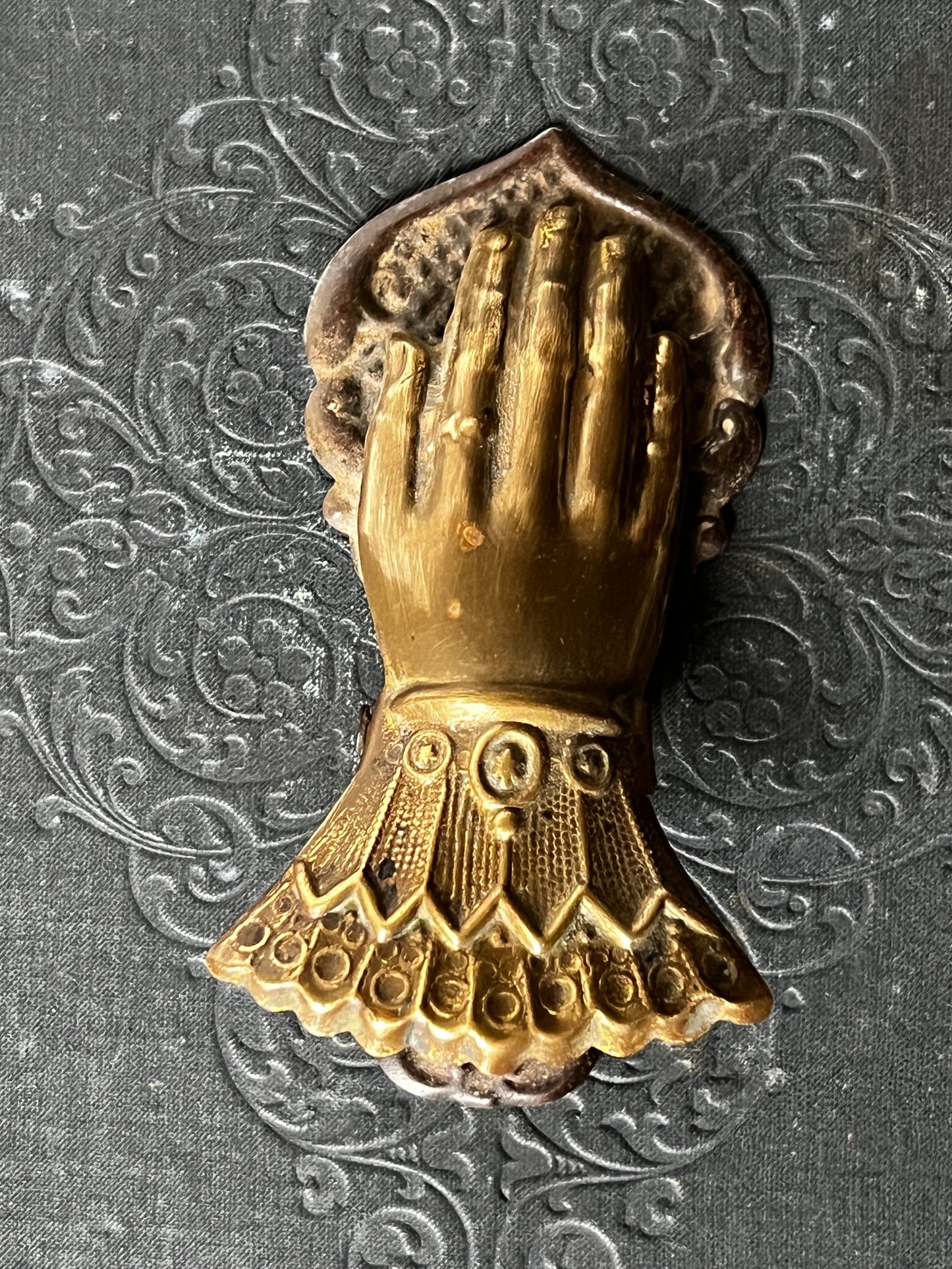 ★真鍮製ハンドモチーフクリップ