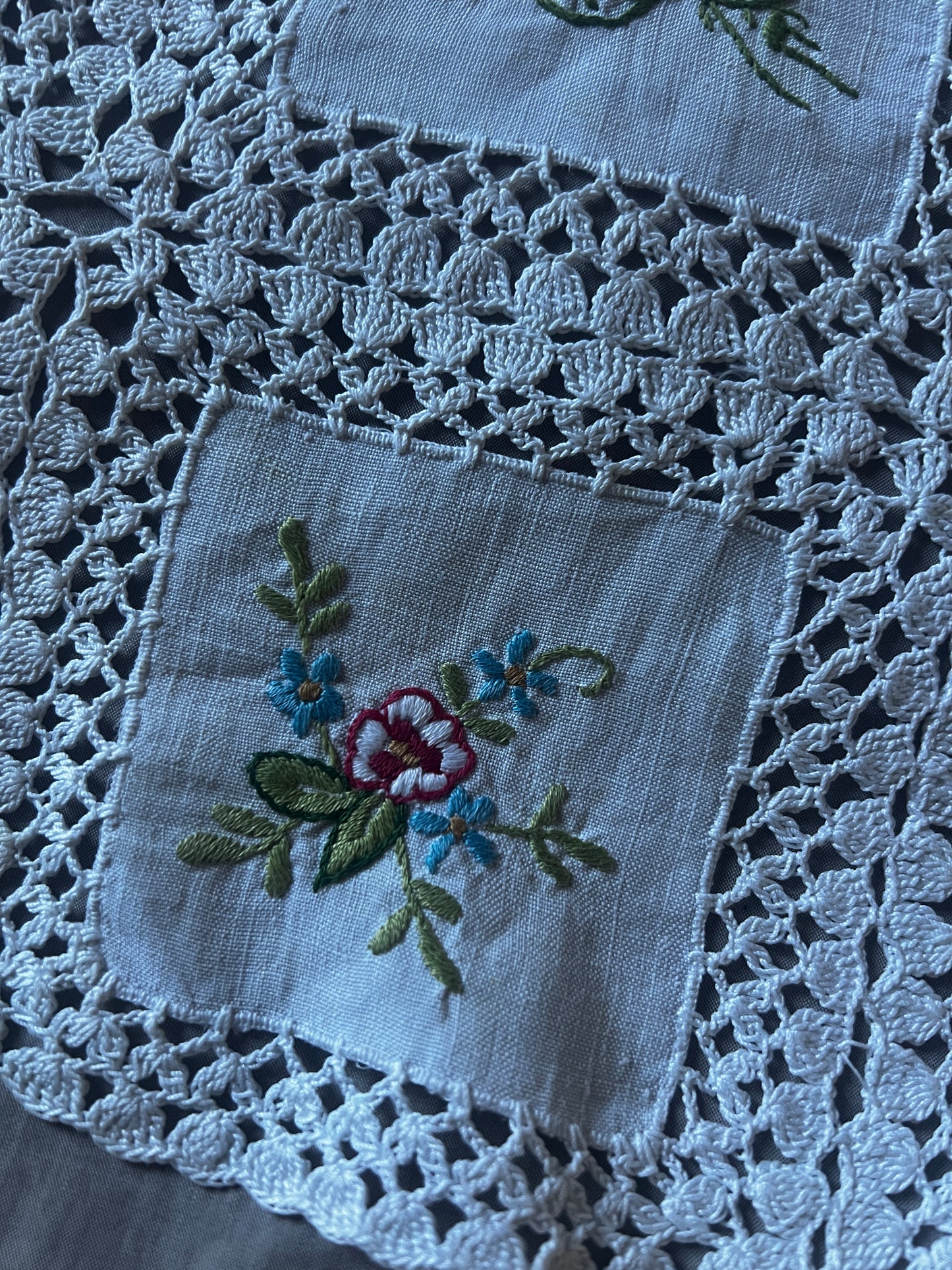 お花の刺繍のクロスセット