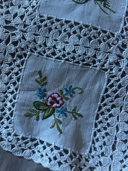 お花の刺繍のクロスセット
