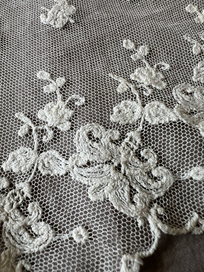 チュール刺繍レース端布