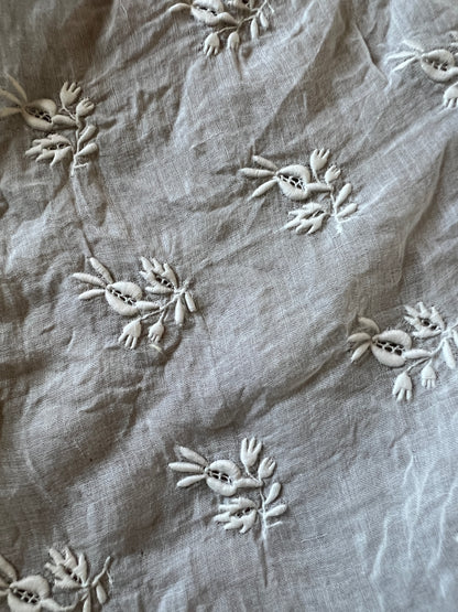 白刺繍フリルショール