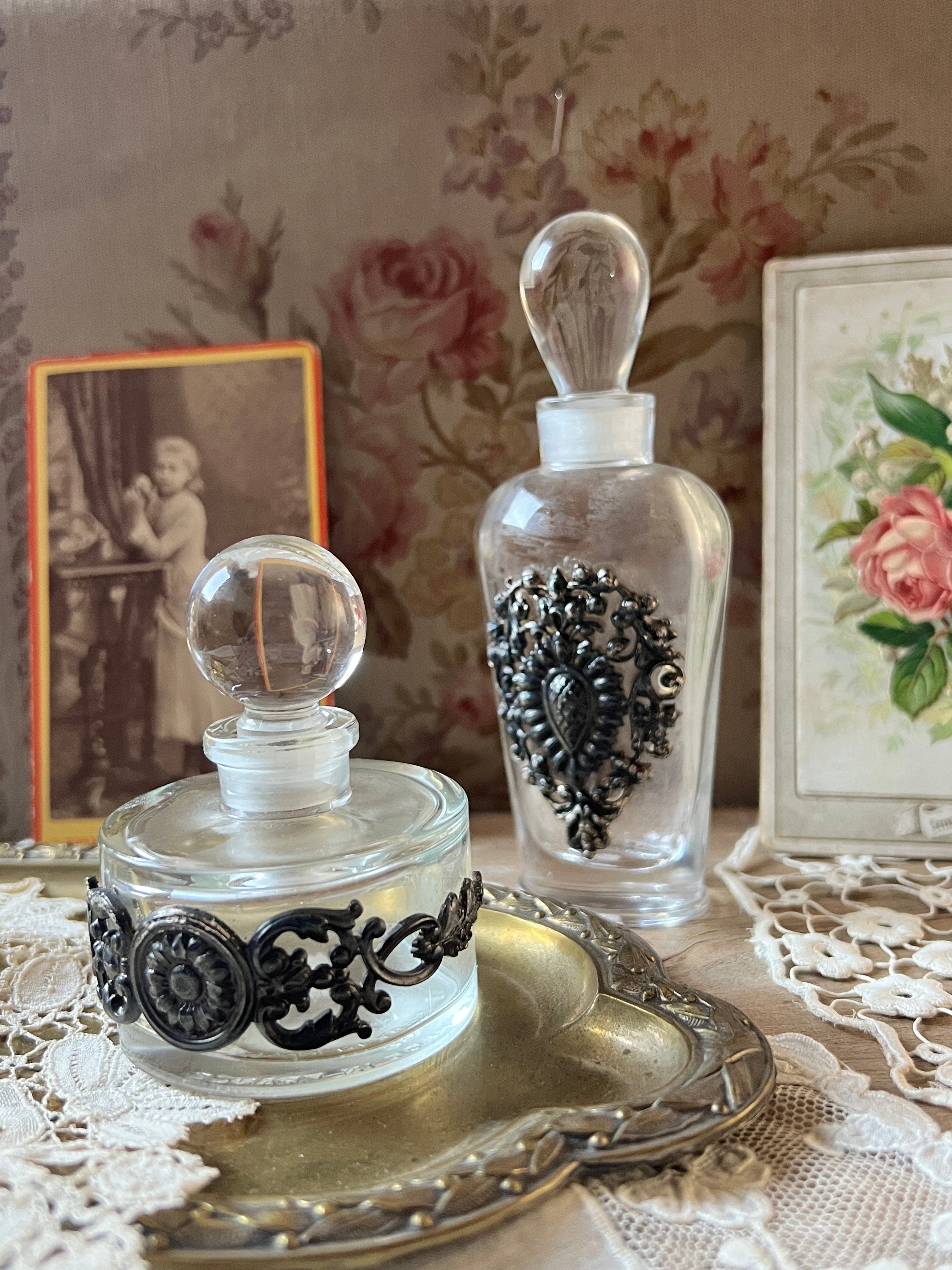 ☆フランス製香水瓶セット – France Antique 銀色アンティーク