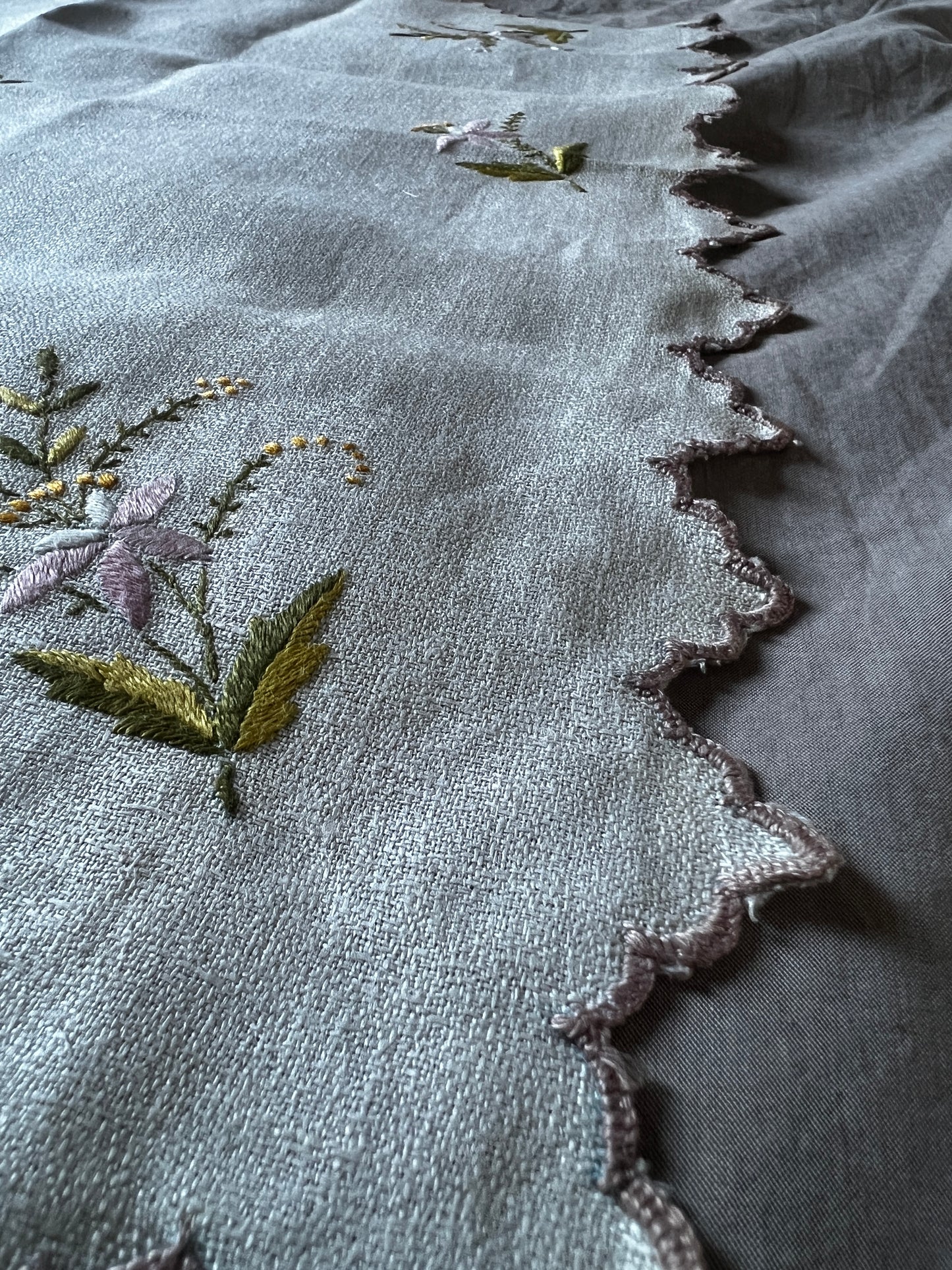 ★色刺繍クロス