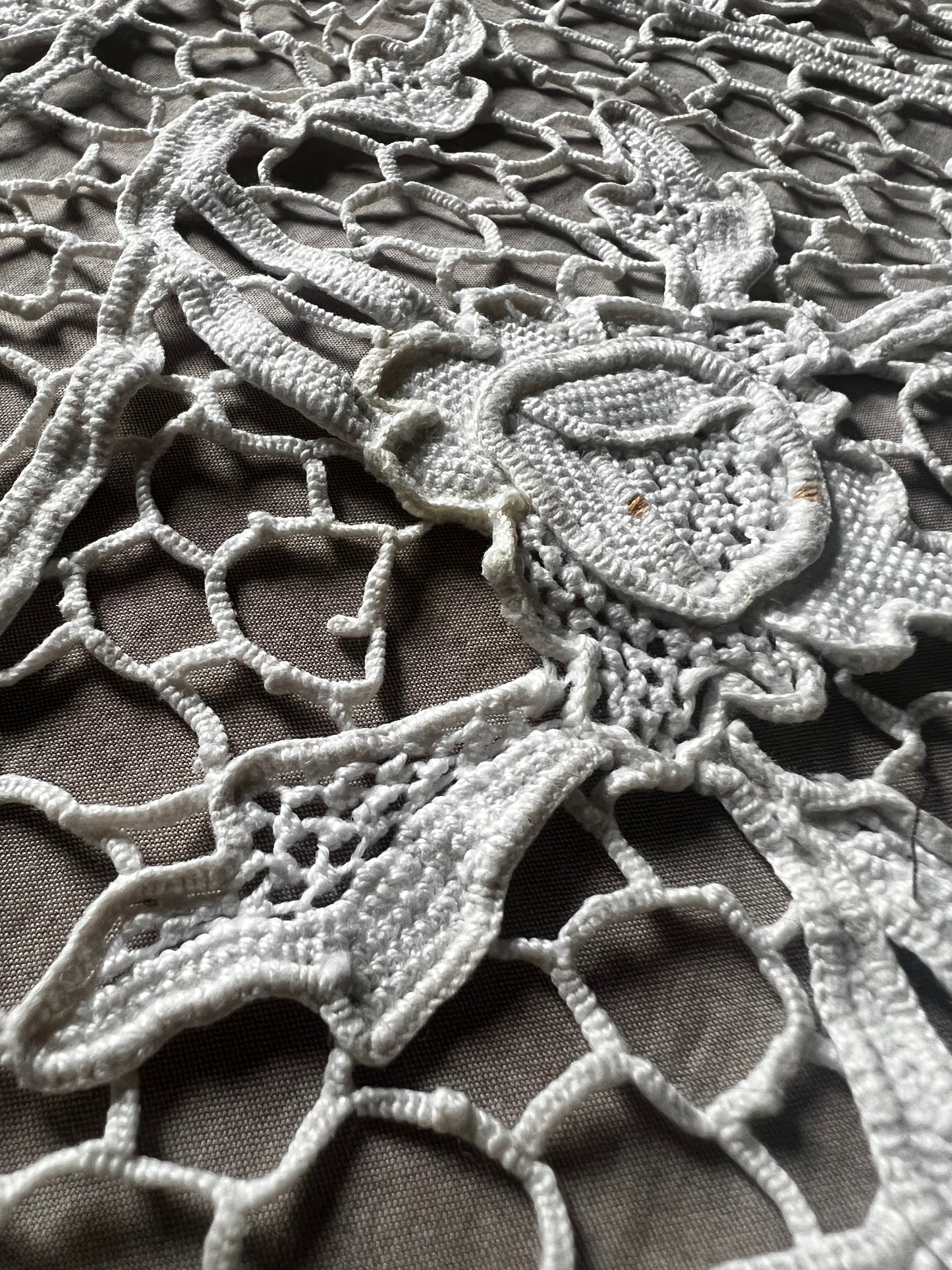 ニードルレースクロス