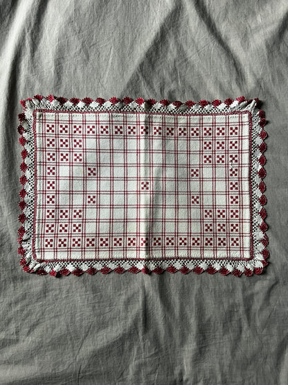 赤糸刺繍クロス