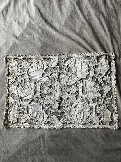 カットワーク刺繍クロス