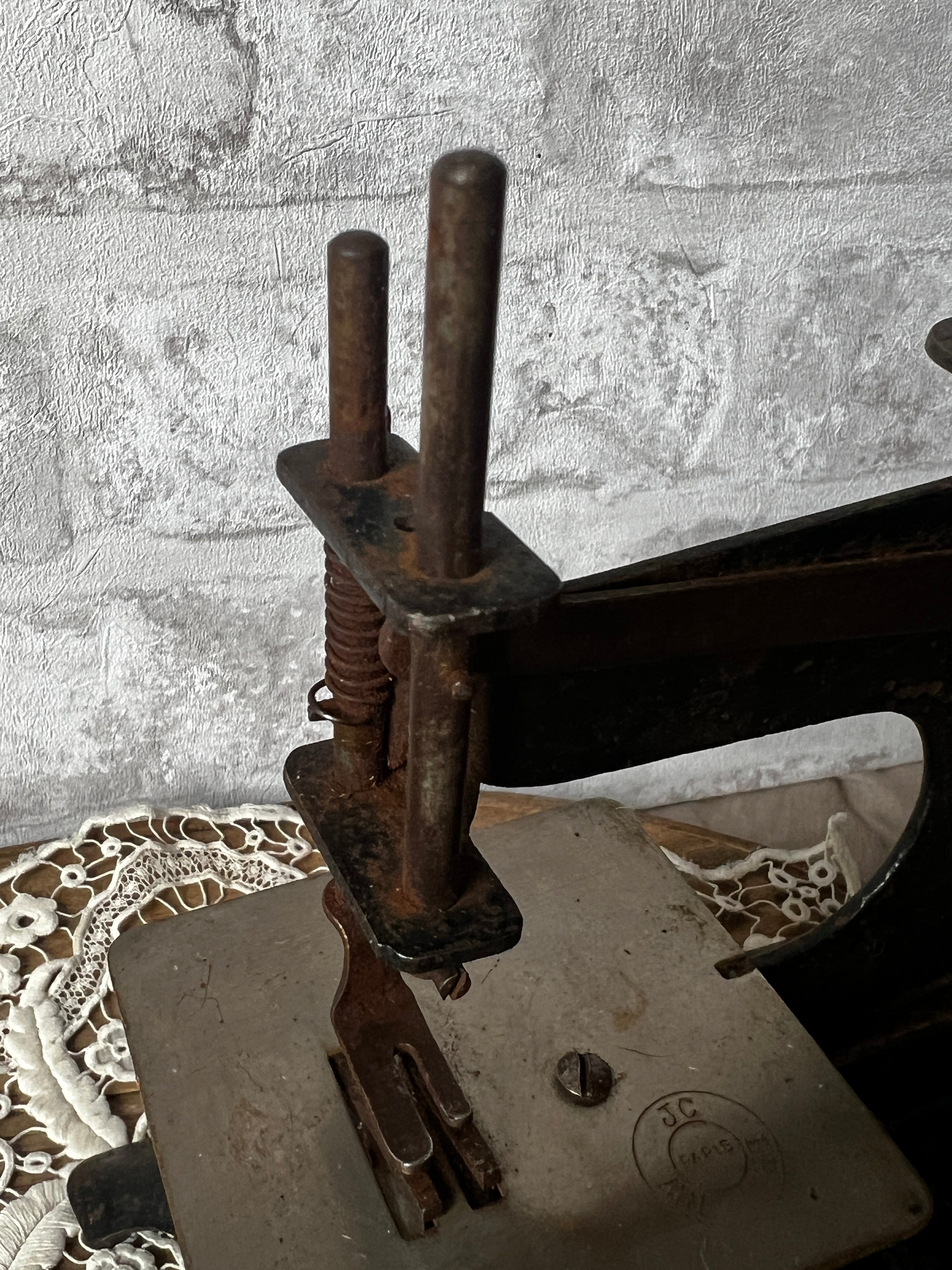 アンティークトイミシン – France Antique 銀色アンティーク