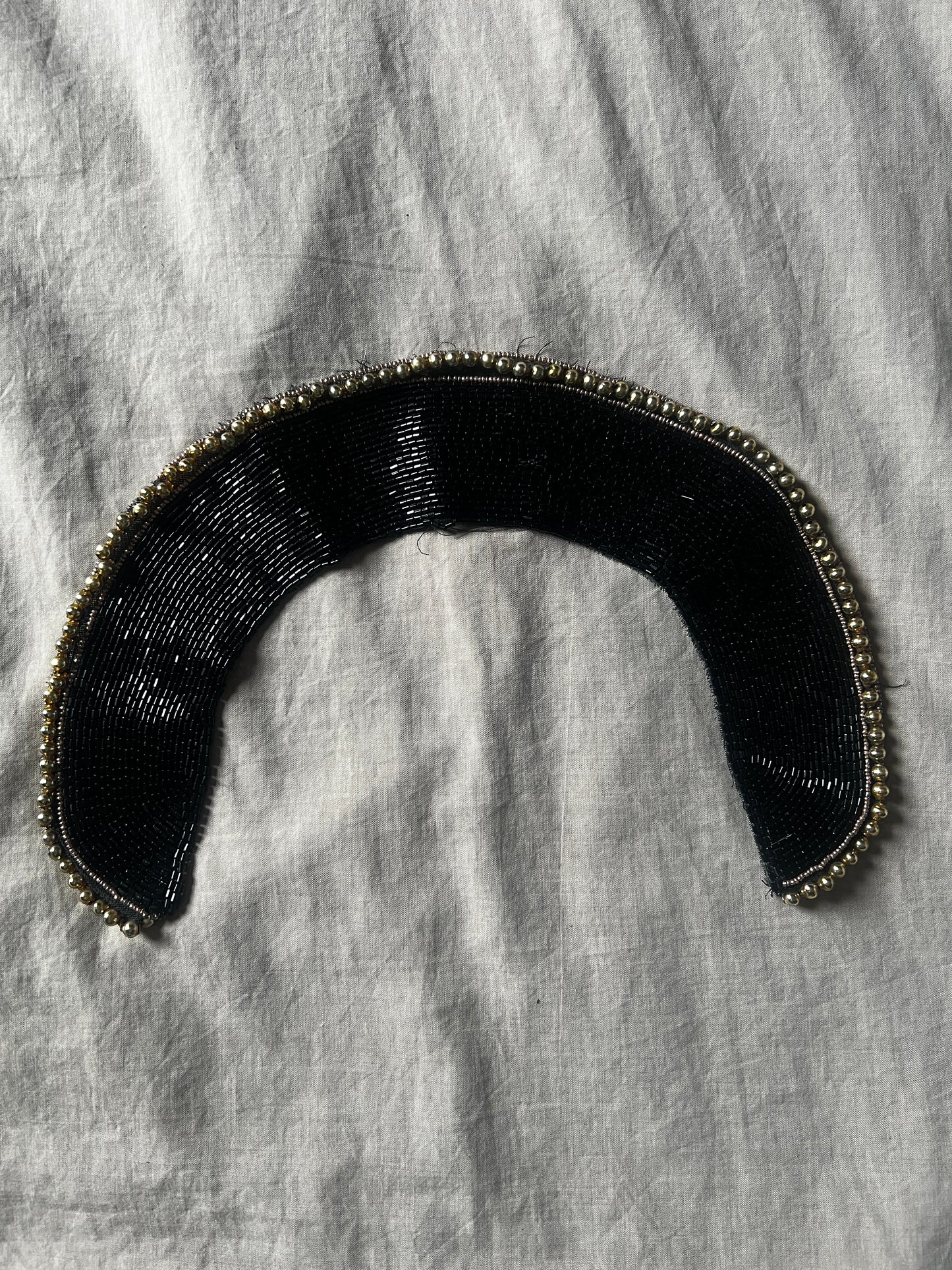 ビーズ刺繍の飾り襟(黒)