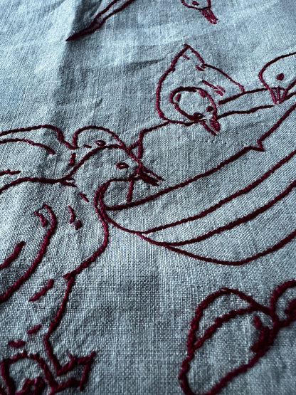 赤糸刺繍リネンクロス(鳥)