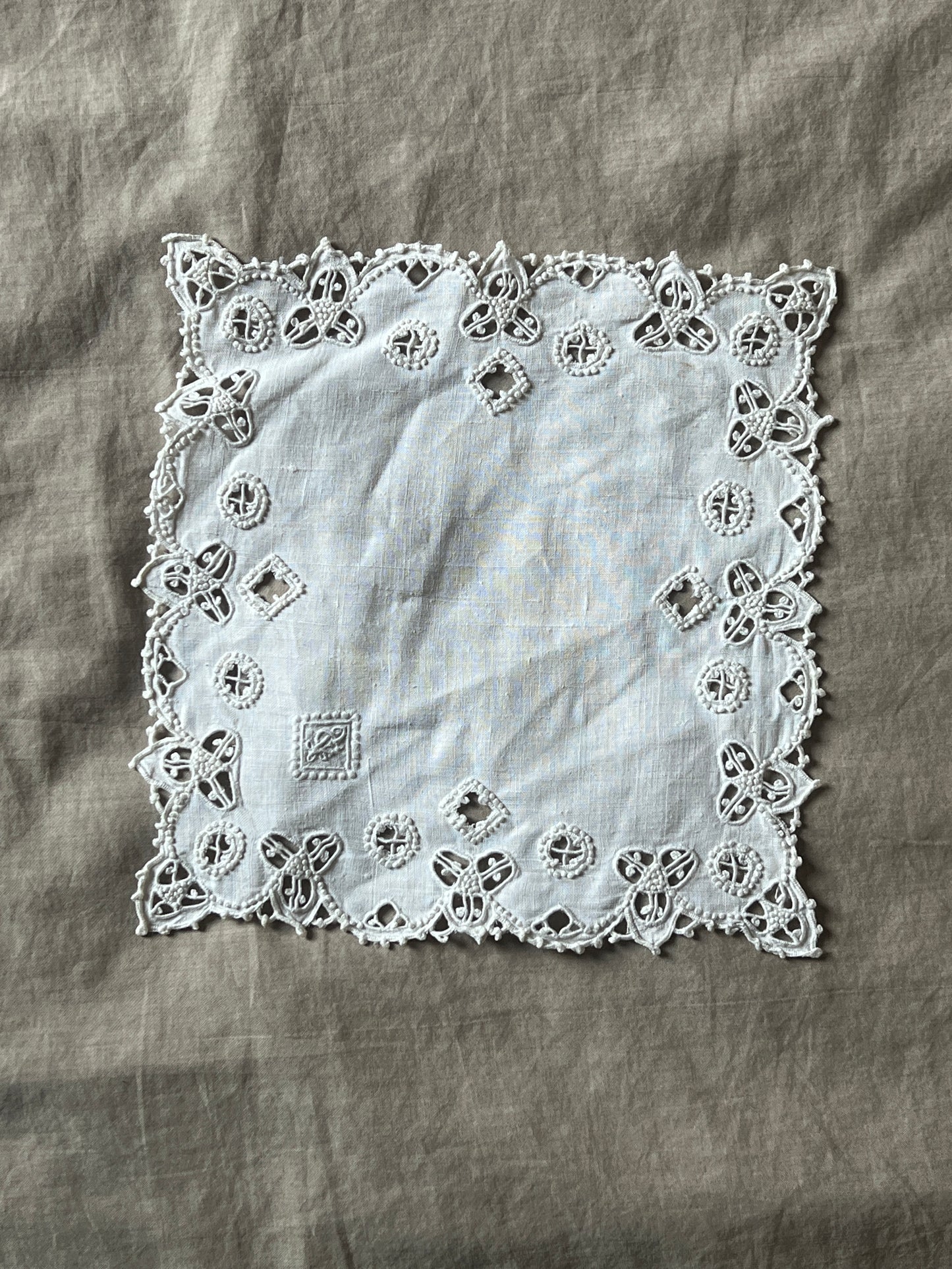 白刺繍ミニクロス