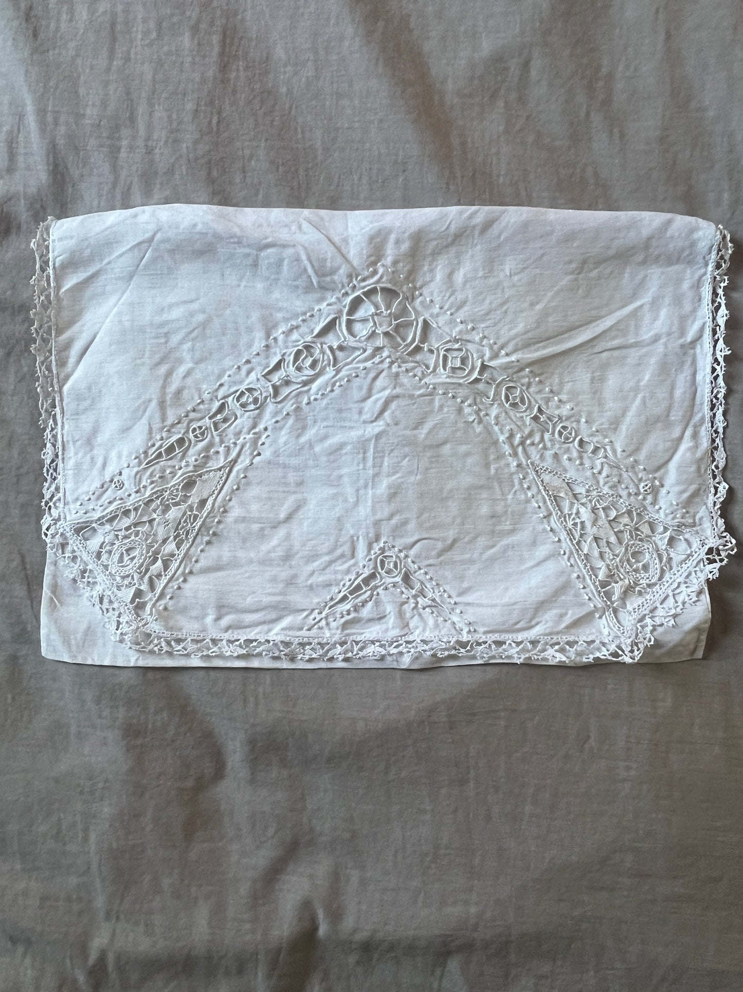 刺繍とレースのランジェリーサック