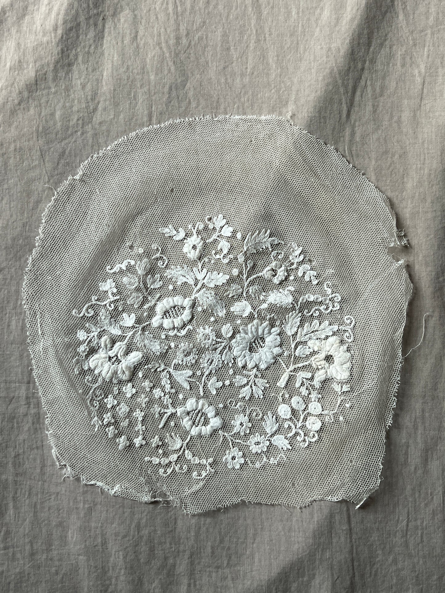 チュール刺繍ボネトップ