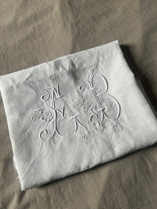 モノグラム刺繍端布