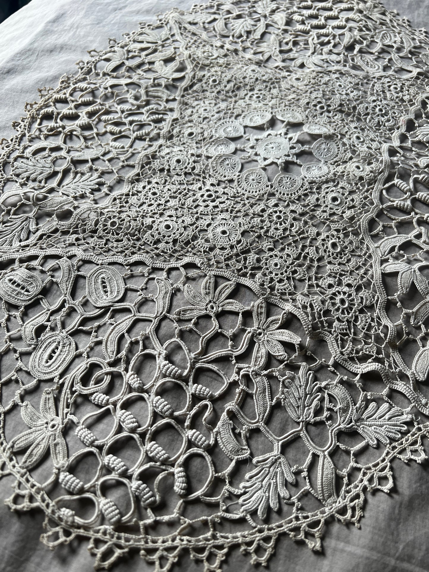 アイリッシュクロシェレース楕円形クロス