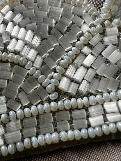 ビーズ刺繍の飾り襟(エクリュ)