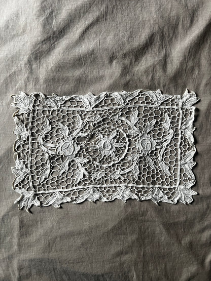 ニードルレースクロス