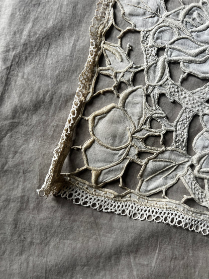 カットワーク刺繍クロス