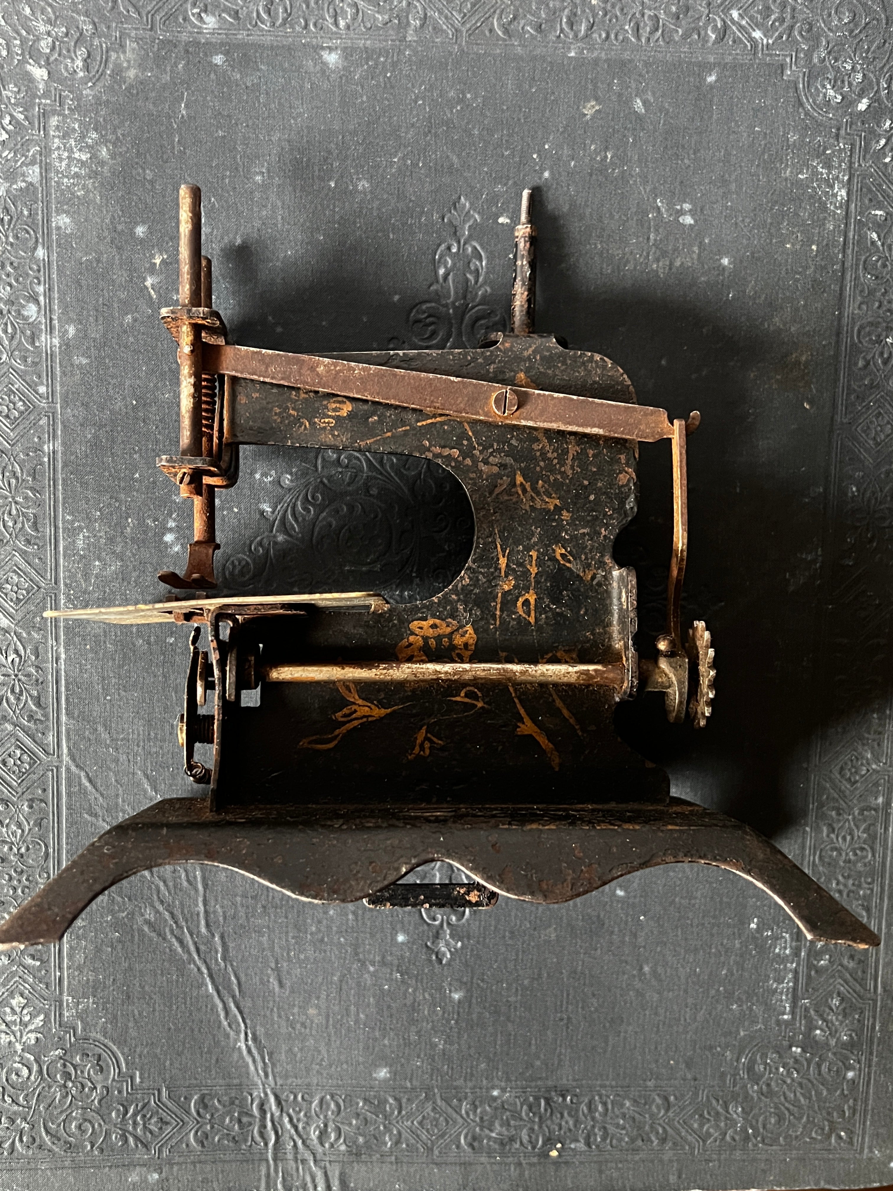 アンティークトイミシン – France Antique 銀色アンティーク