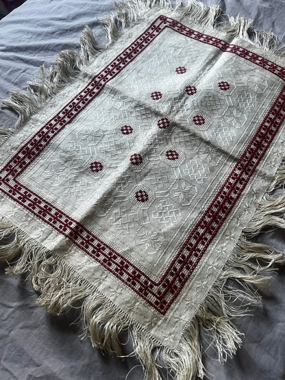 赤糸刺繍クロス