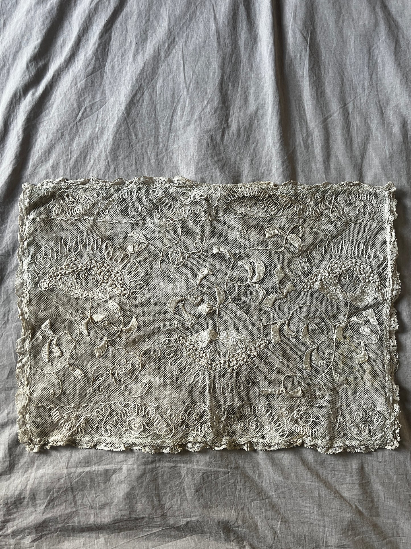 チュールレースクッションケース