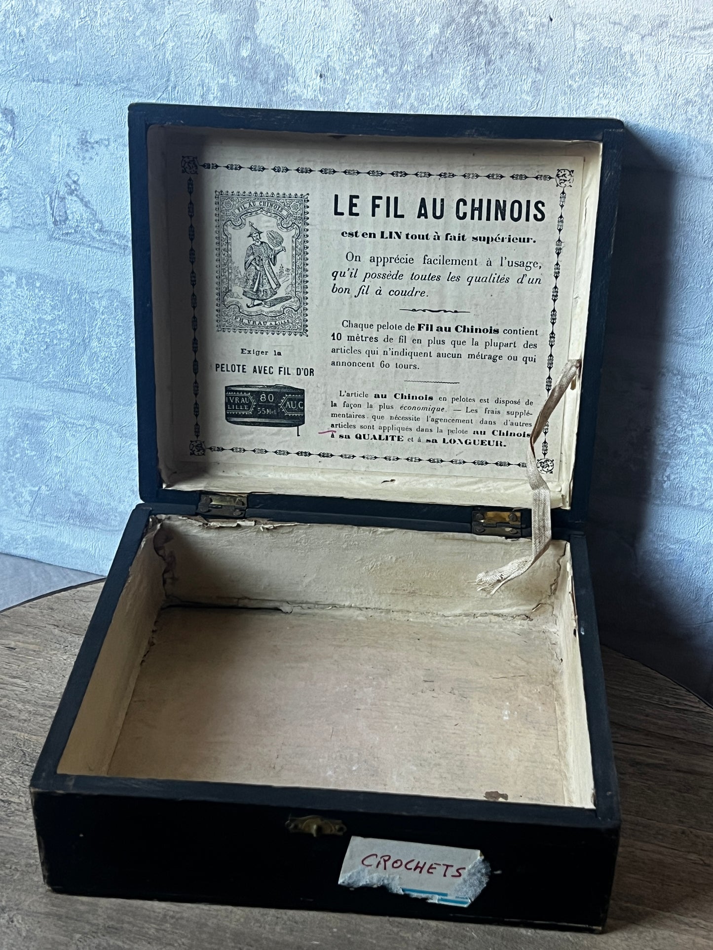 古い糸木箱とアンティークレースセット