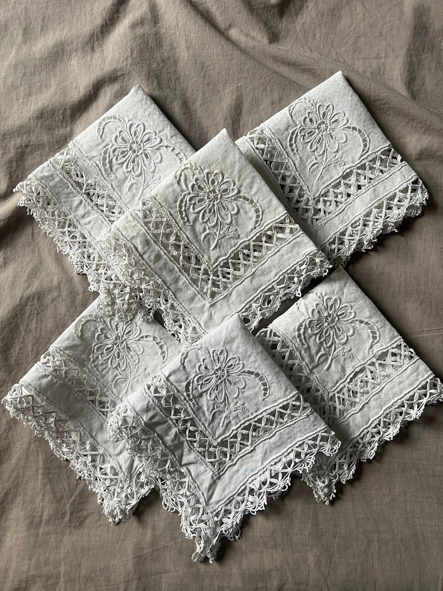 刺繍とレースのクロスセット