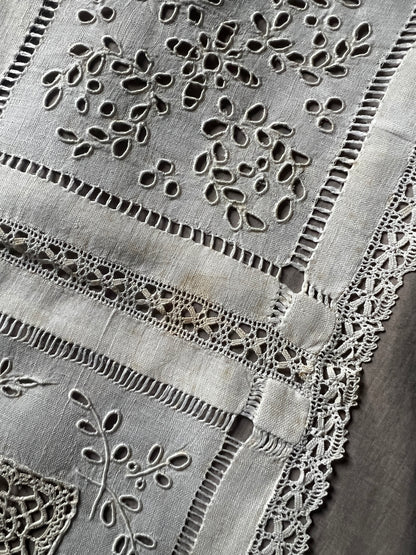 カットワーククロス