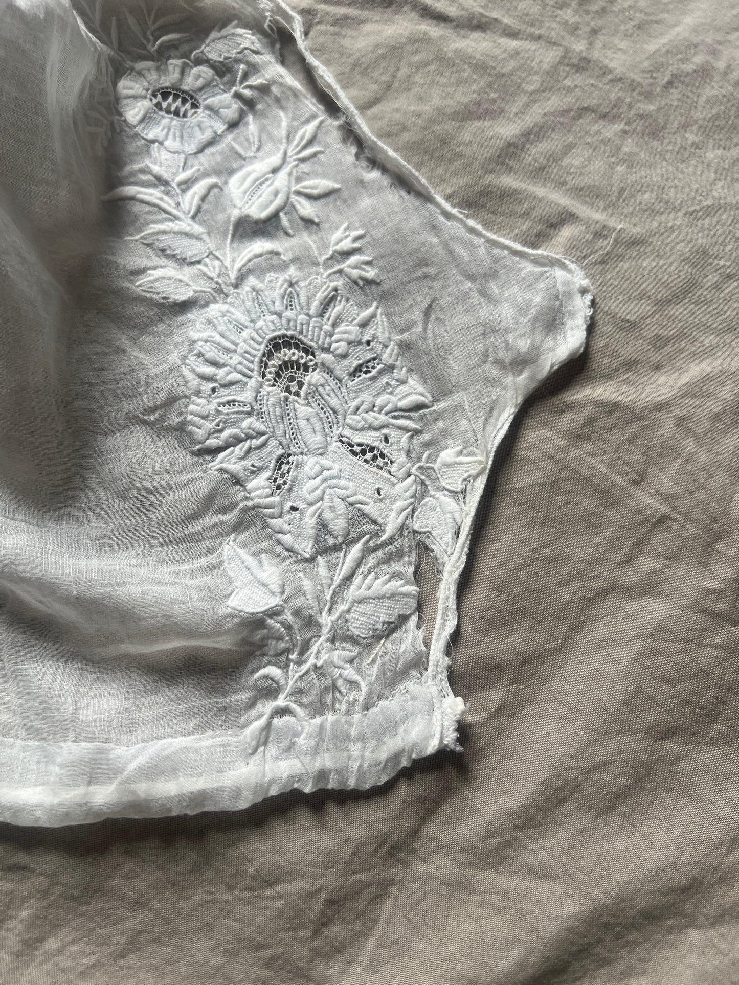 ★白刺繍ボネ