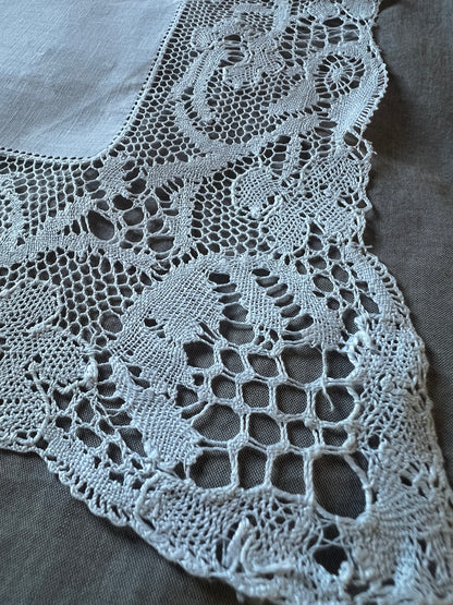 ★モノグラム刺繍ハンカチ