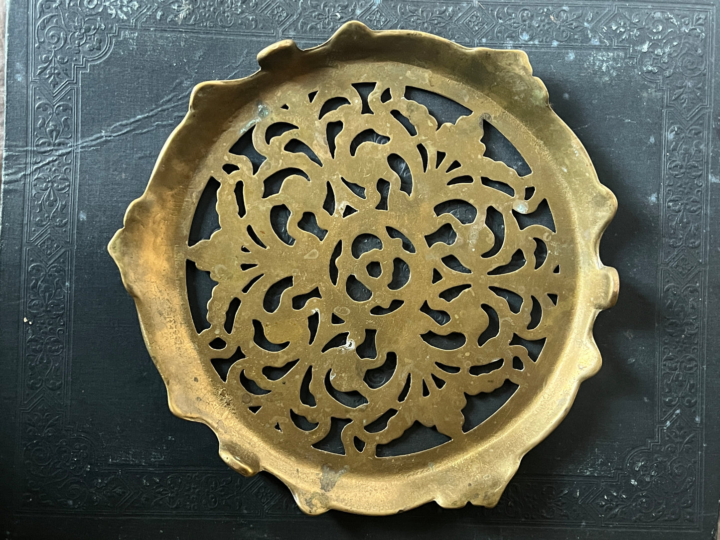 ★真鍮製鍋敷き