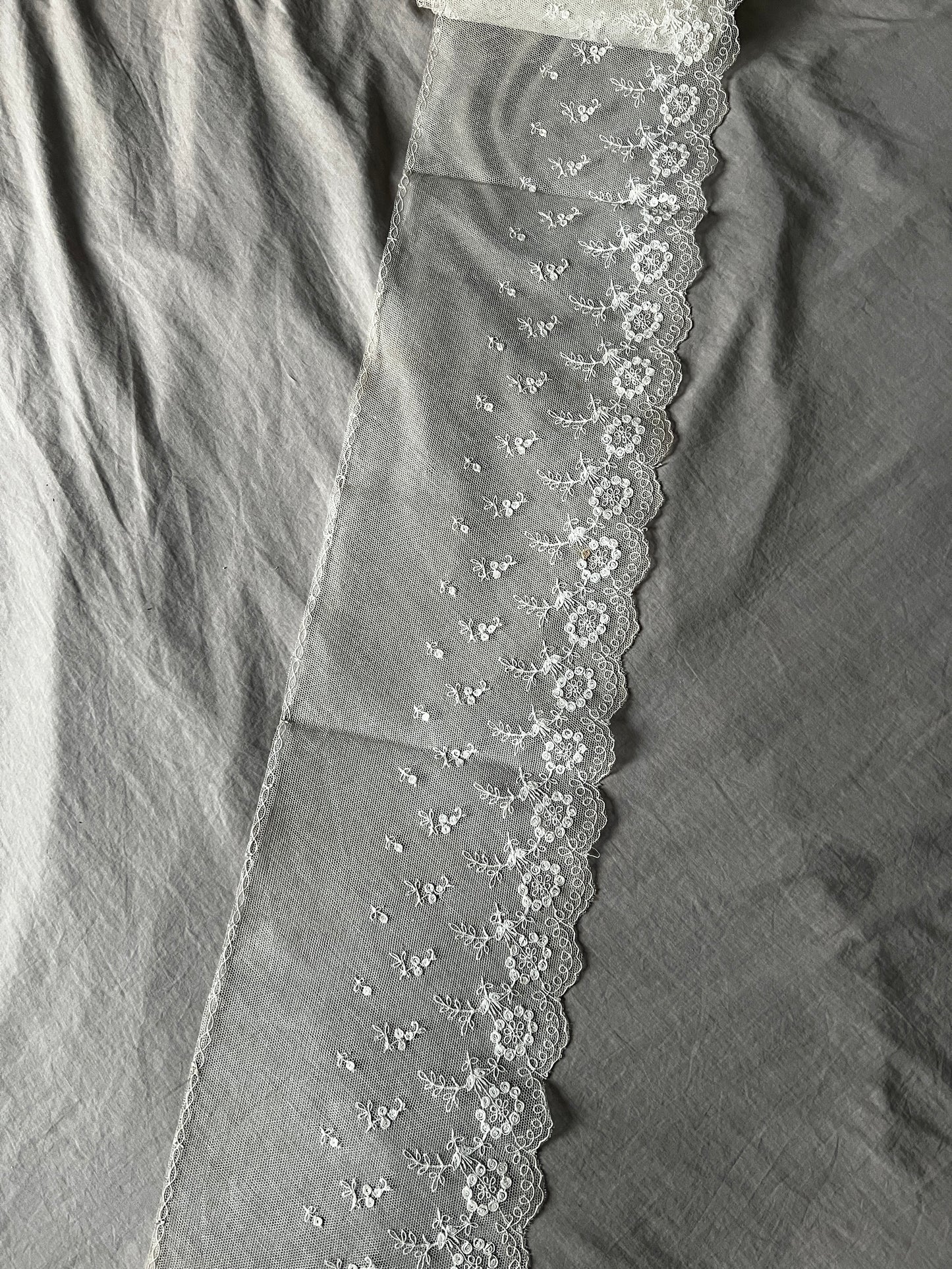 ★チュール刺繍レース