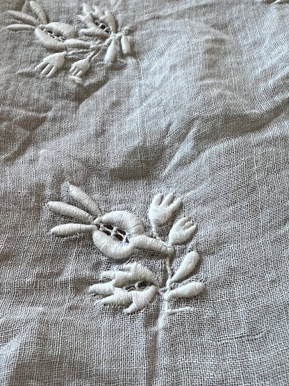 白刺繍フリルショール