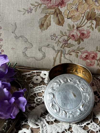 ★銀の小物ケース(薔薇)