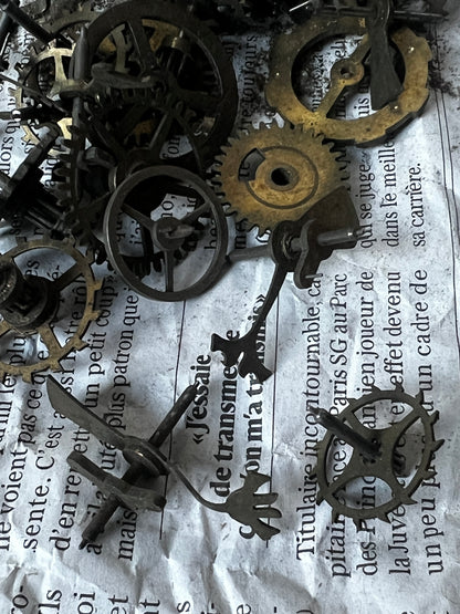 ★歯車部品入り木箱 【B】