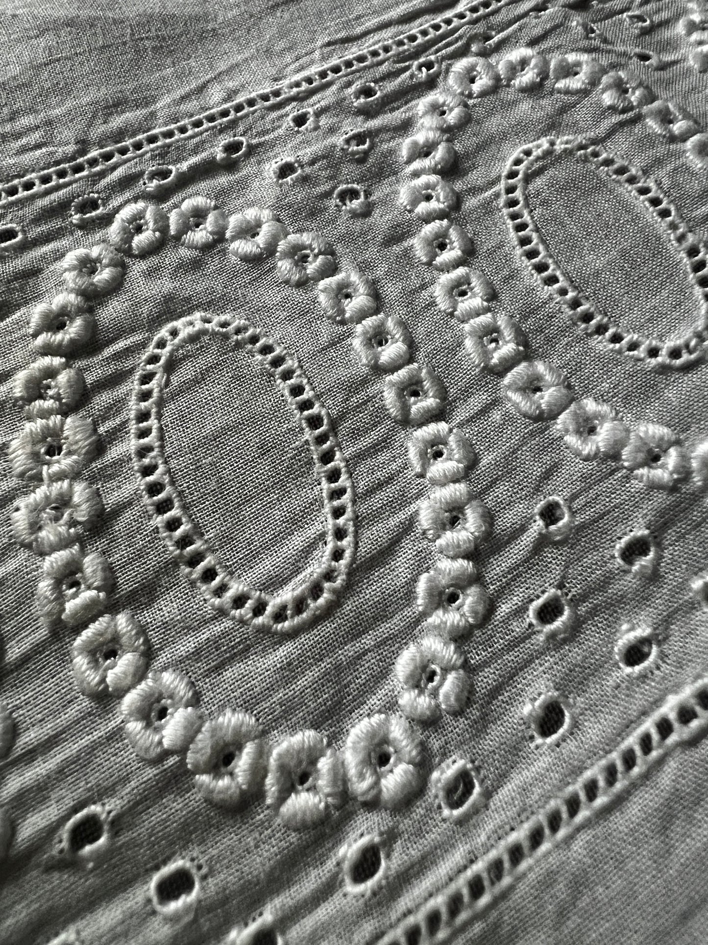 ★白刺繍トリム