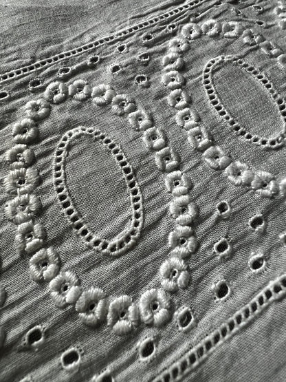 ★白刺繍トリム