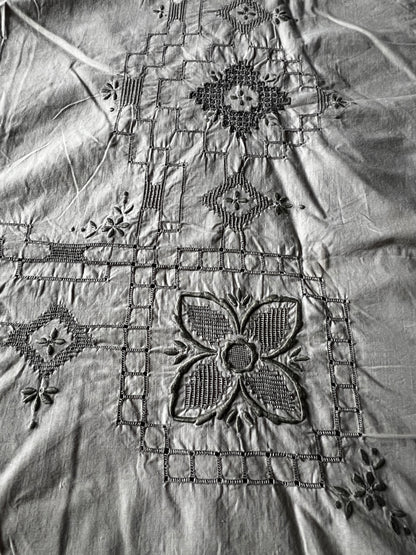 ★マデイラ刺繍大判クロス