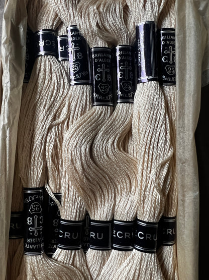 紙箱入り糸セット