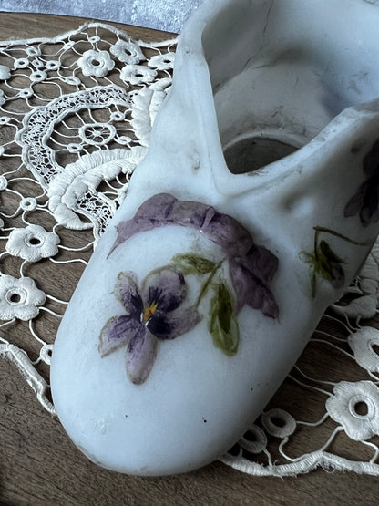 ブーツ型菫の小物入れ