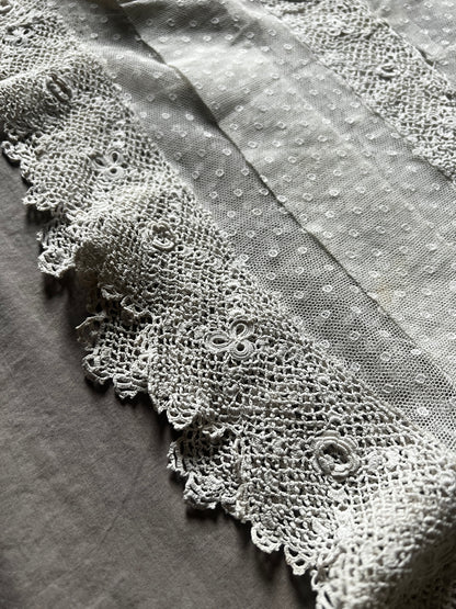 チュールとクロシェのドレスパーツ