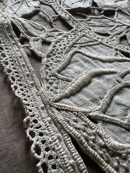 カットワーク刺繍クロス