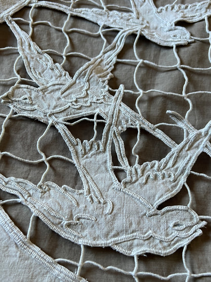 カットワーク刺繍クロス(鳥)
